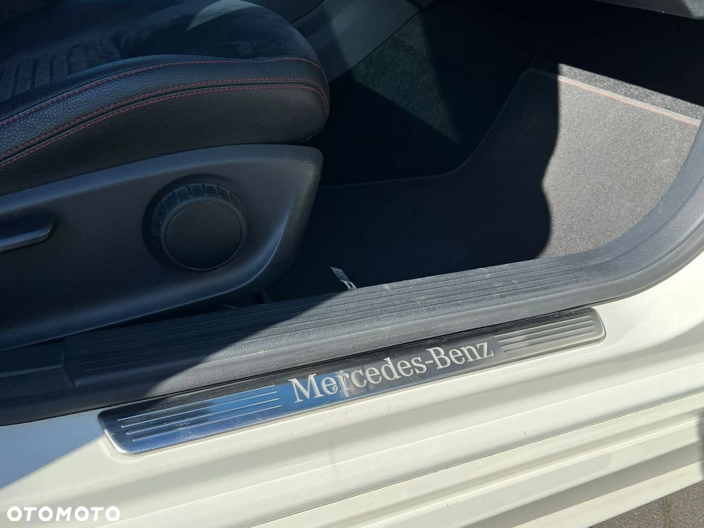 Mercedes-Benz CLA 180 7G-DCT AMG Line - 25