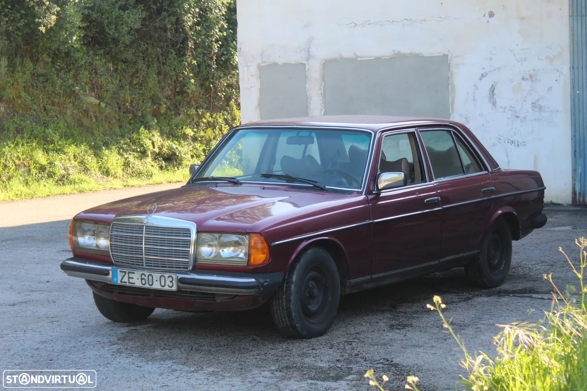 Mercedes-Benz 240 - 1