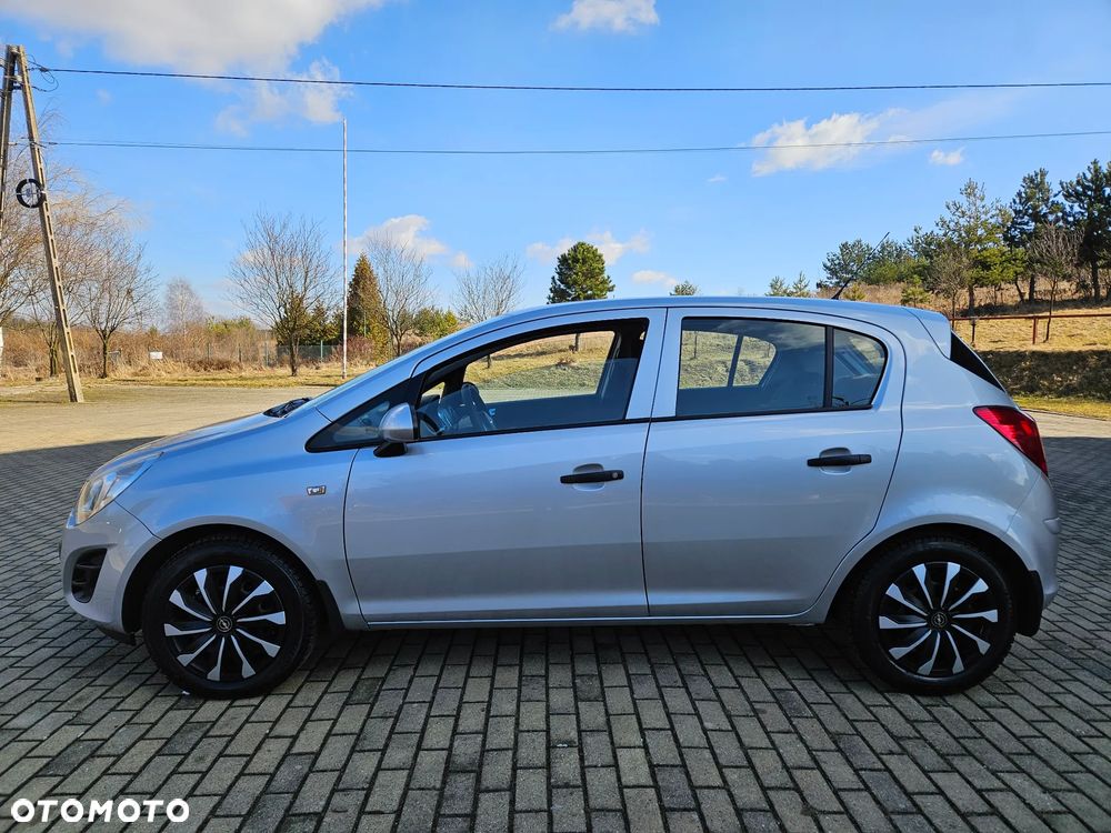 Opel Corsa 1.2 16V Essentia - 12