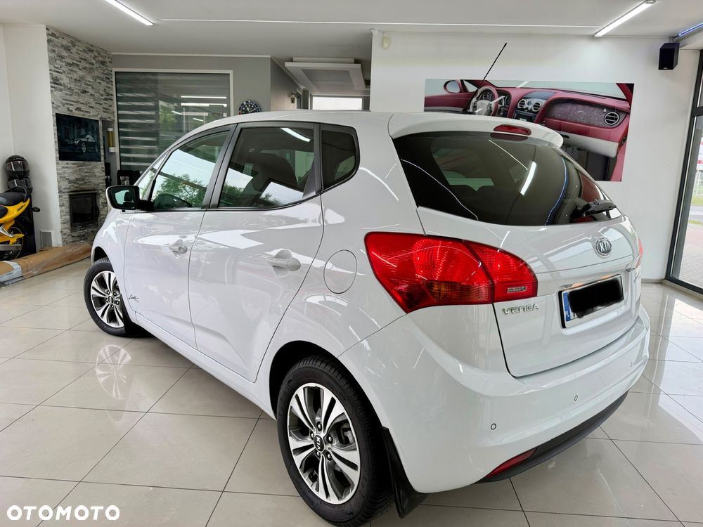 Kia Venga - 37
