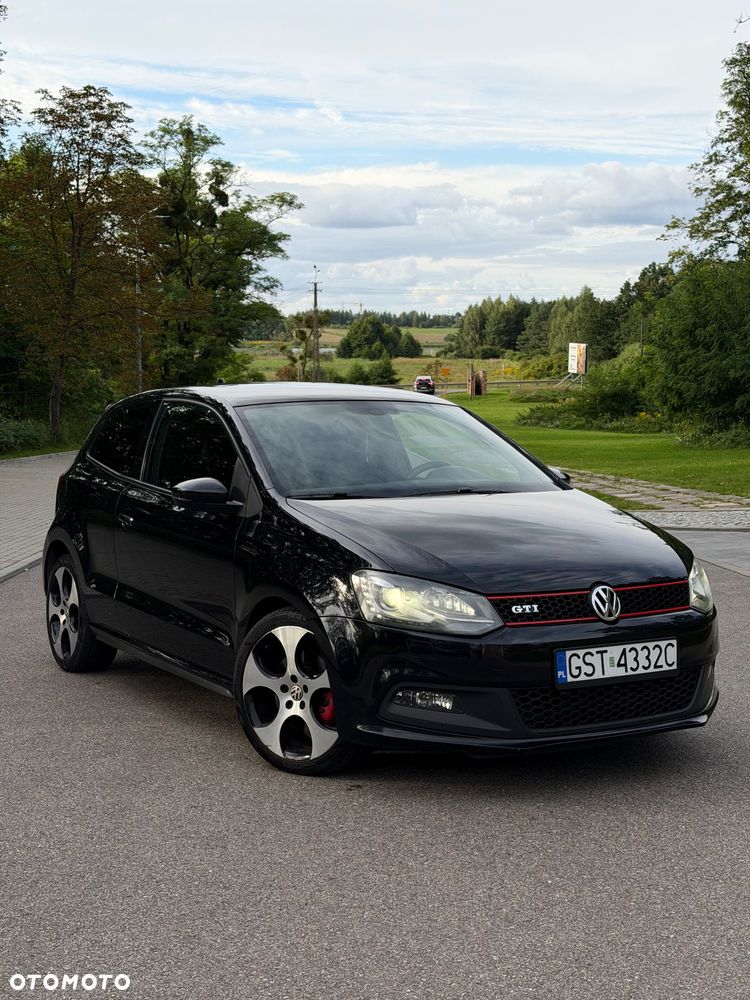 Volkswagen Polo 2011 photo 2