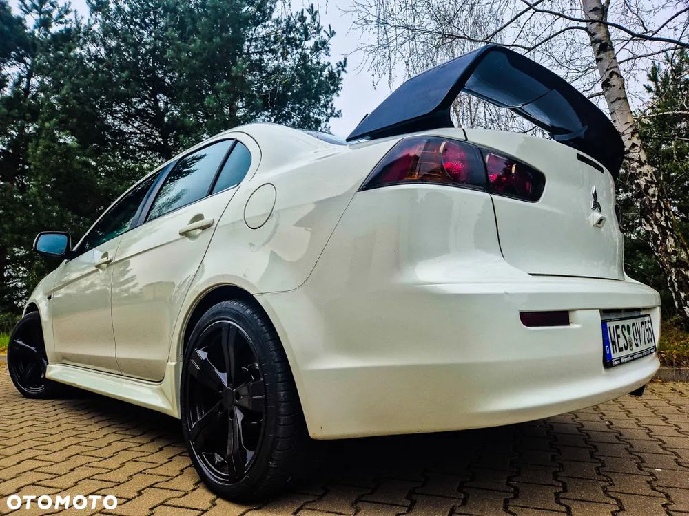 Mitsubishi Lancer 1.6 Intense - 12