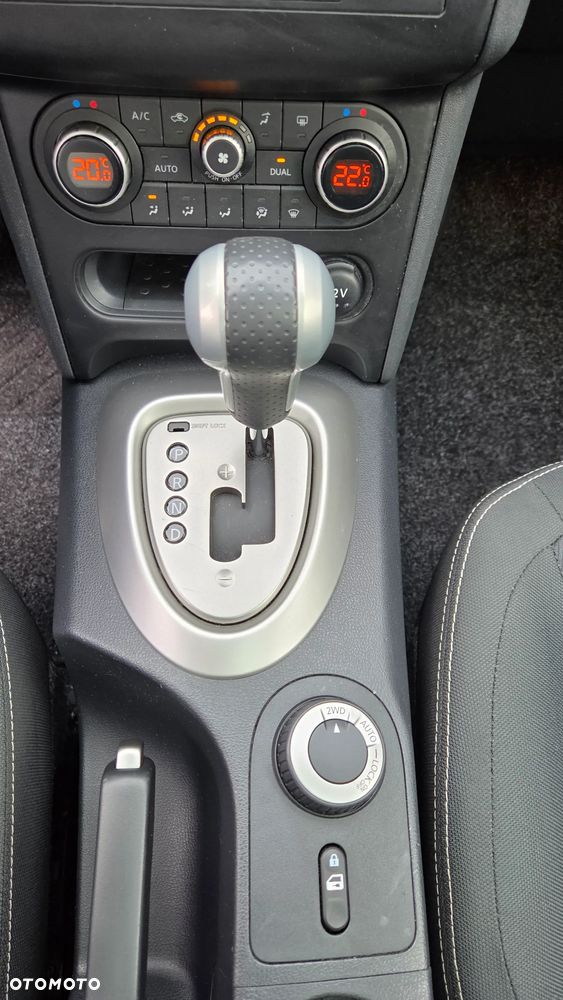 Nissan Qashqai 2.0 dCi 4 x 4 DPF tekna - 27