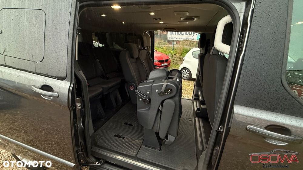 Ford Tourneo Custom - 22