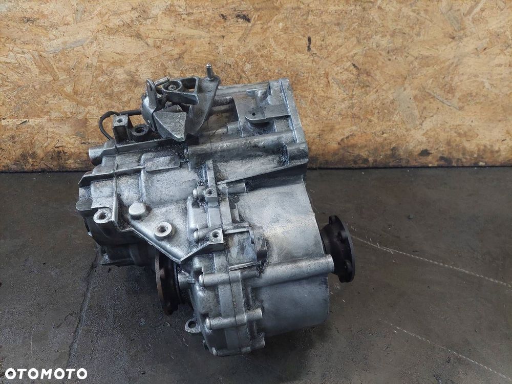 SKRZYNIA BIEGÓW VOLKSWAGEN PASSAT B6 2.0 TDI MANUAL 6 BIEGÓW HDV - 4
