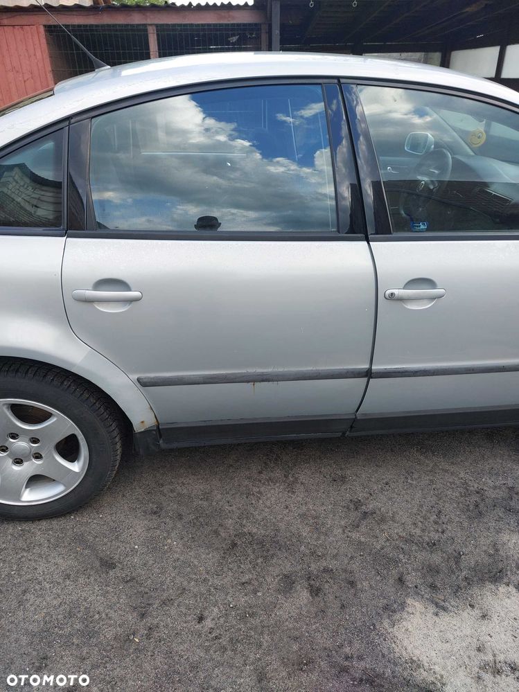 Volkswagen Passat - 5