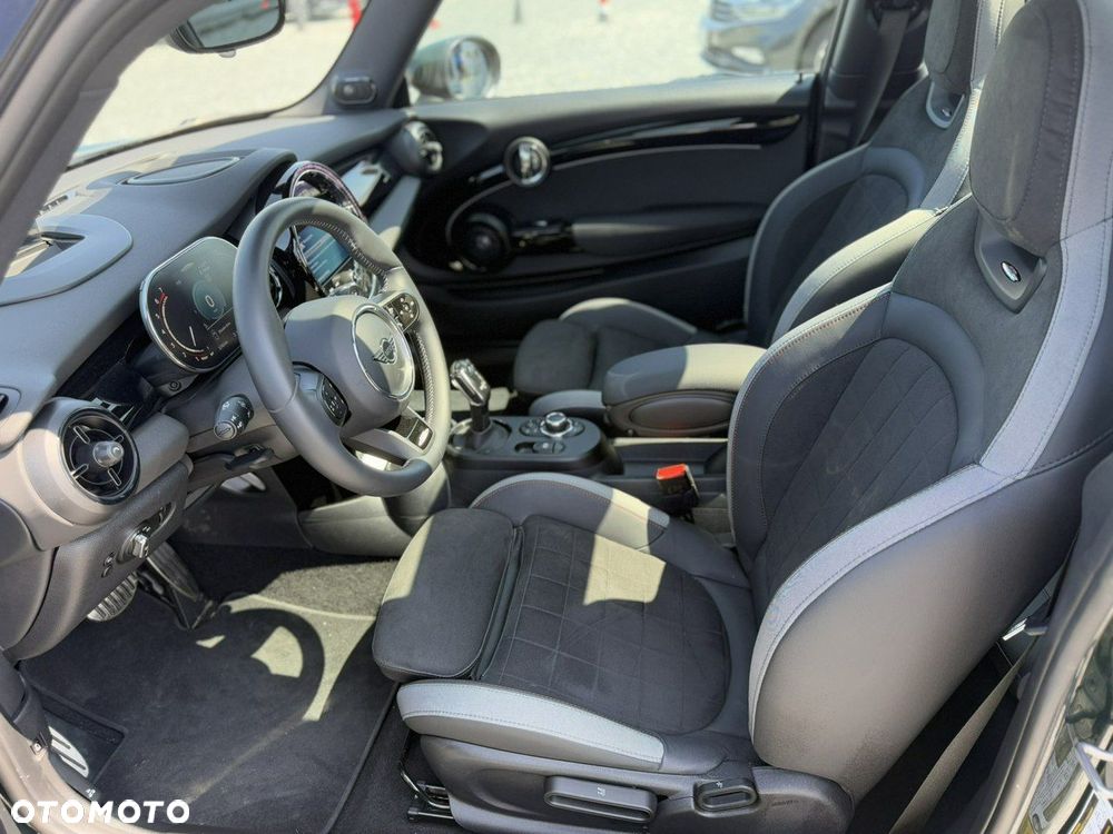 MINI John Cooper Works - 5