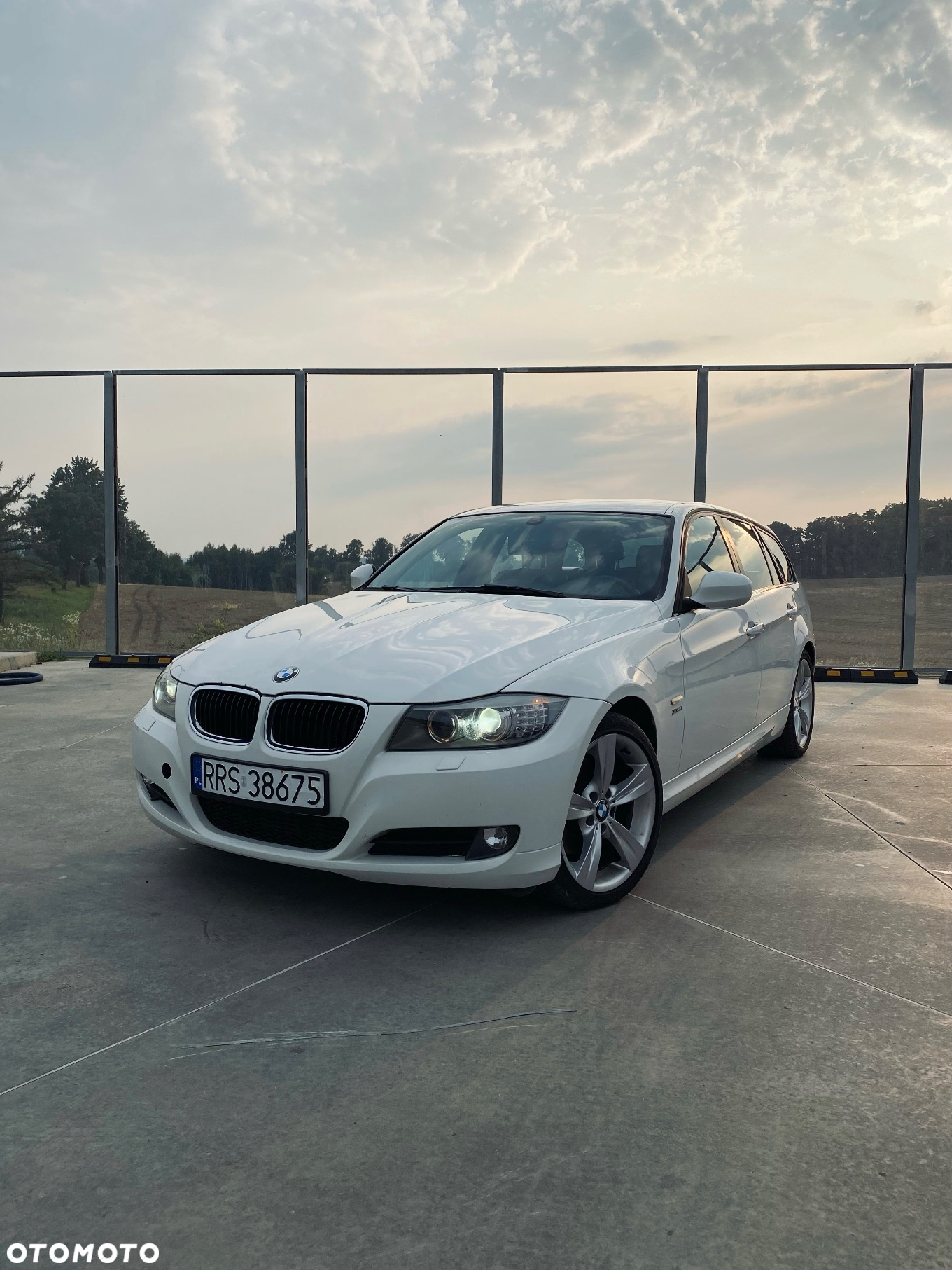 BMW Seria 3 320d Touring xDrive - 2