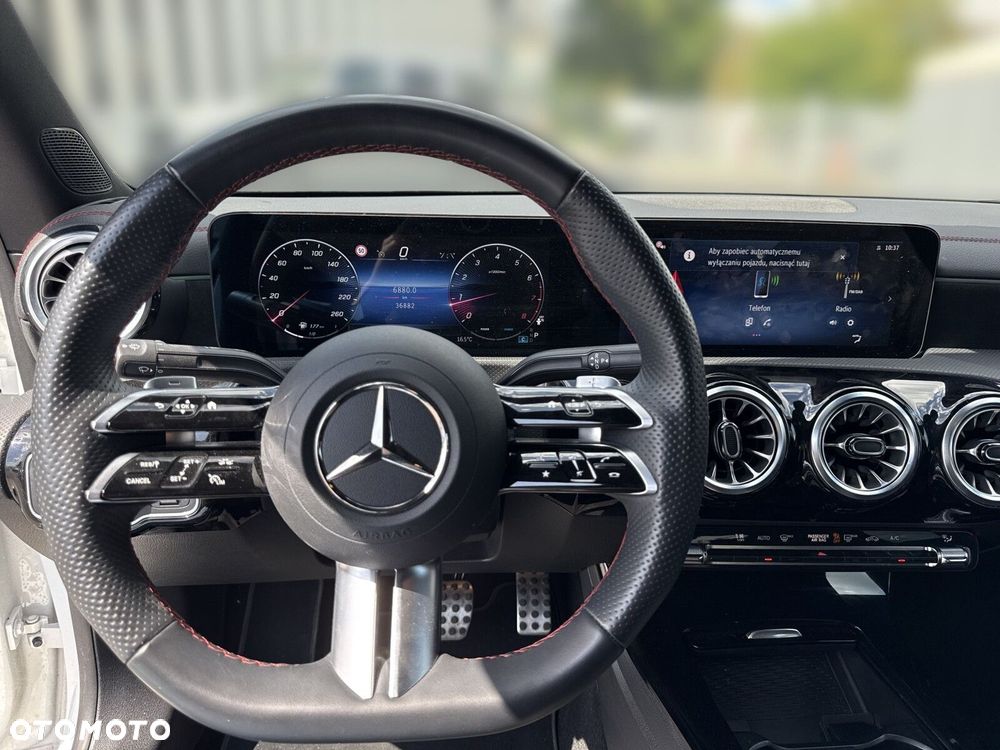 Mercedes-Benz CLA - 12