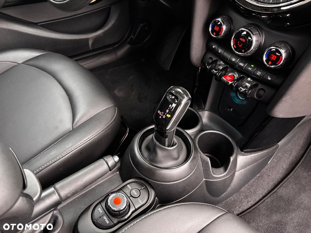 MINI Cooper Classic Trim - 16