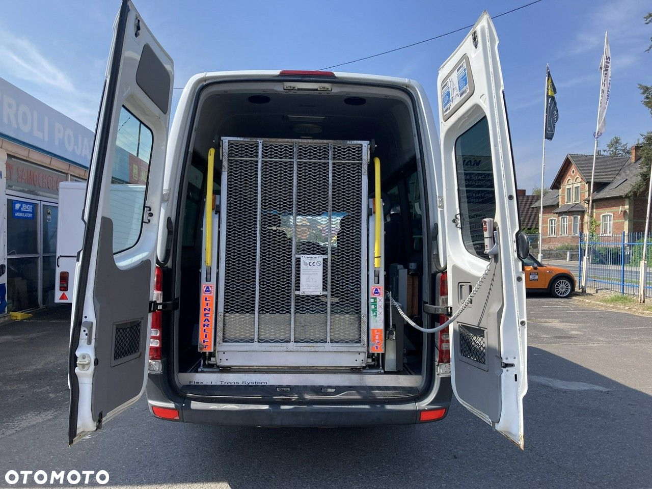 Mercedes-Benz Sprinter - 10