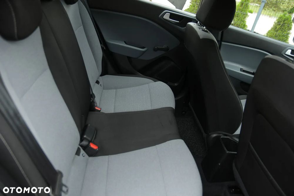 Hyundai i20 - 20