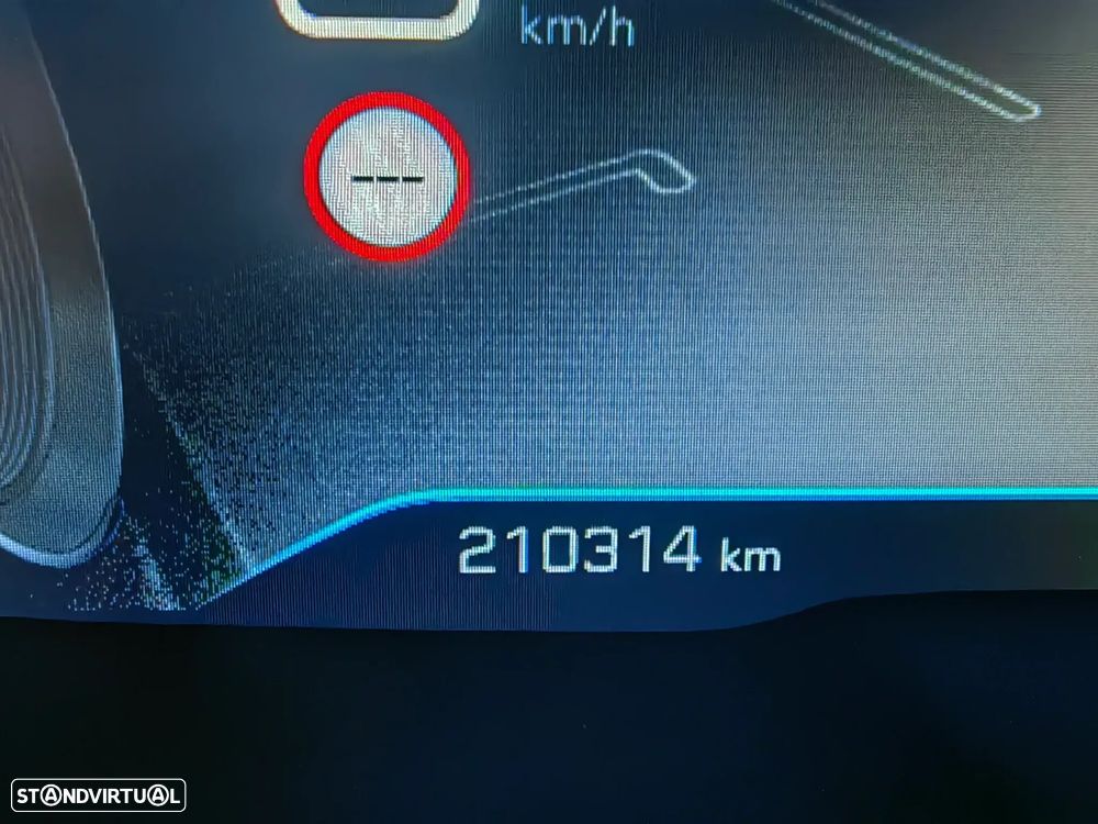 Peugeot 5008 1.6 BlueHDi Allure EAT6 - 26