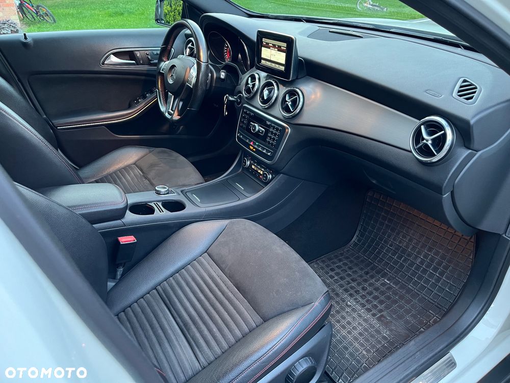 Mercedes-Benz GLA 250 7G-DCT - 15