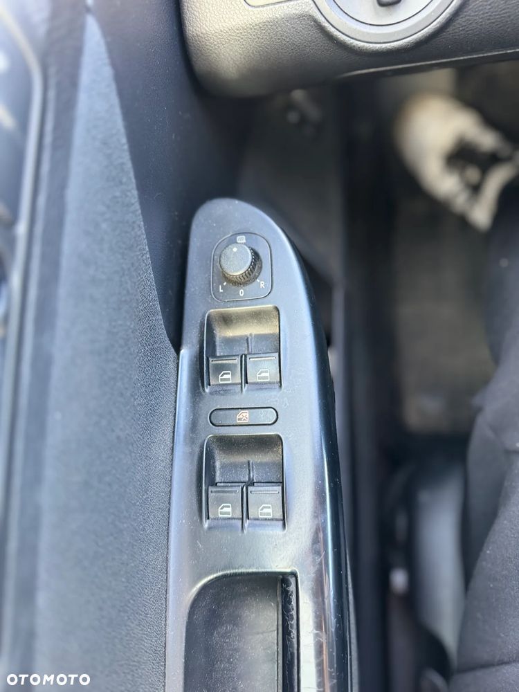 Volkswagen Passat - 13