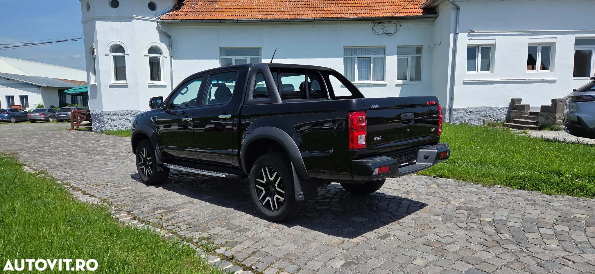 JAC T8 - 4