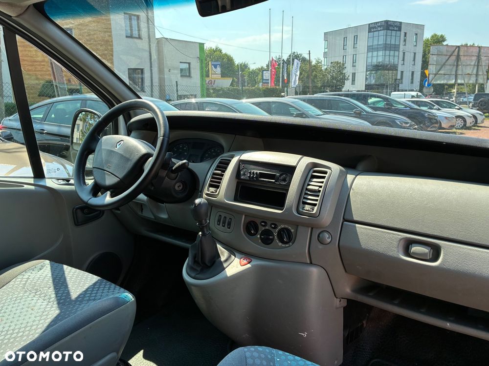 Renault Trafic Passenger Expression - 11