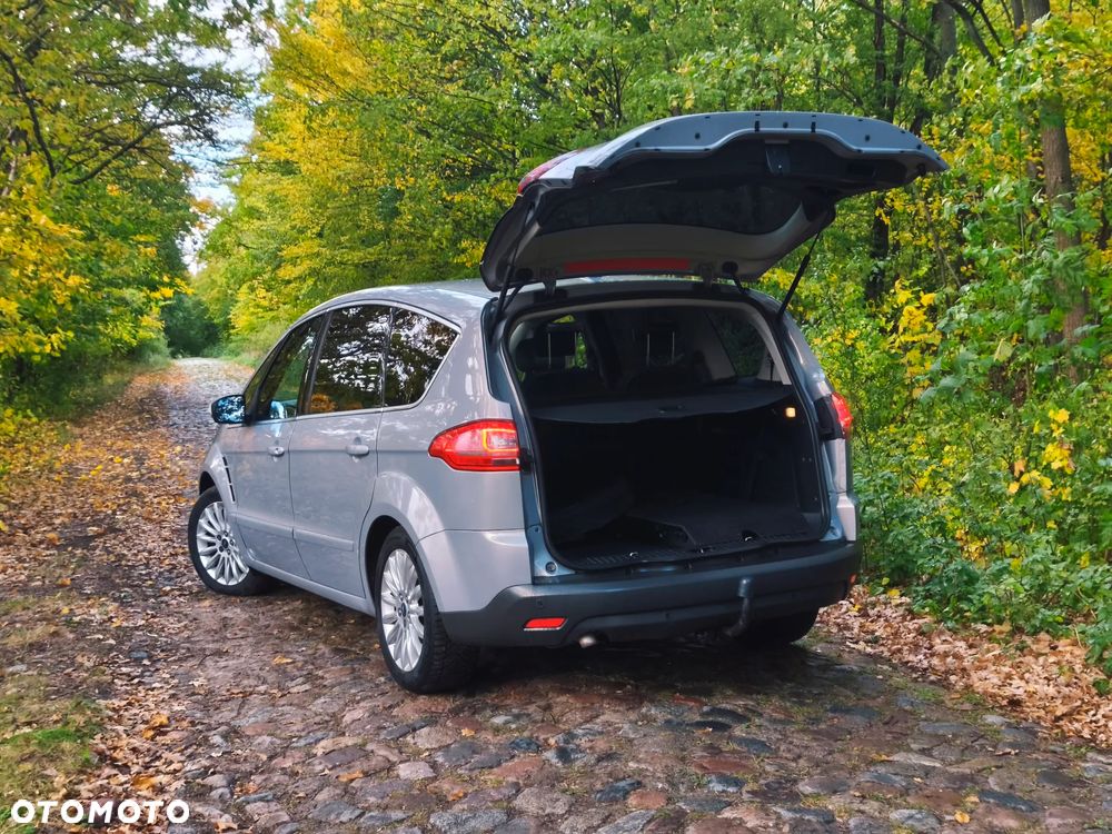 Ford S-Max - 11