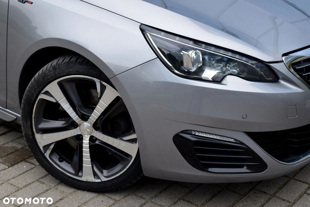 Peugeot 308 1.6 e-THP GT S&S - 10