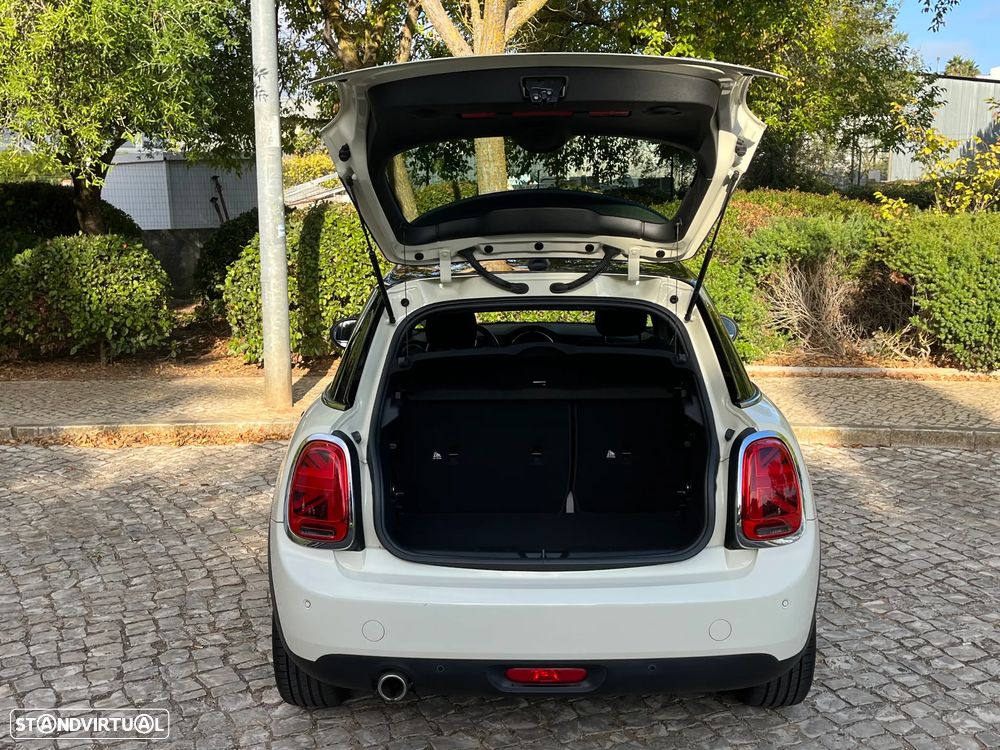 MINI 5 Portas Cooper D Auto - 15