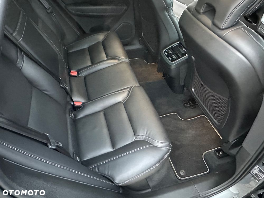 Volvo XC 60 D5 AWD Geartronic Inscription - 14