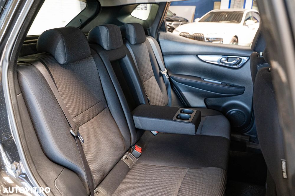 Nissan Qashqai 1.6 DCI N-Connecta - 8