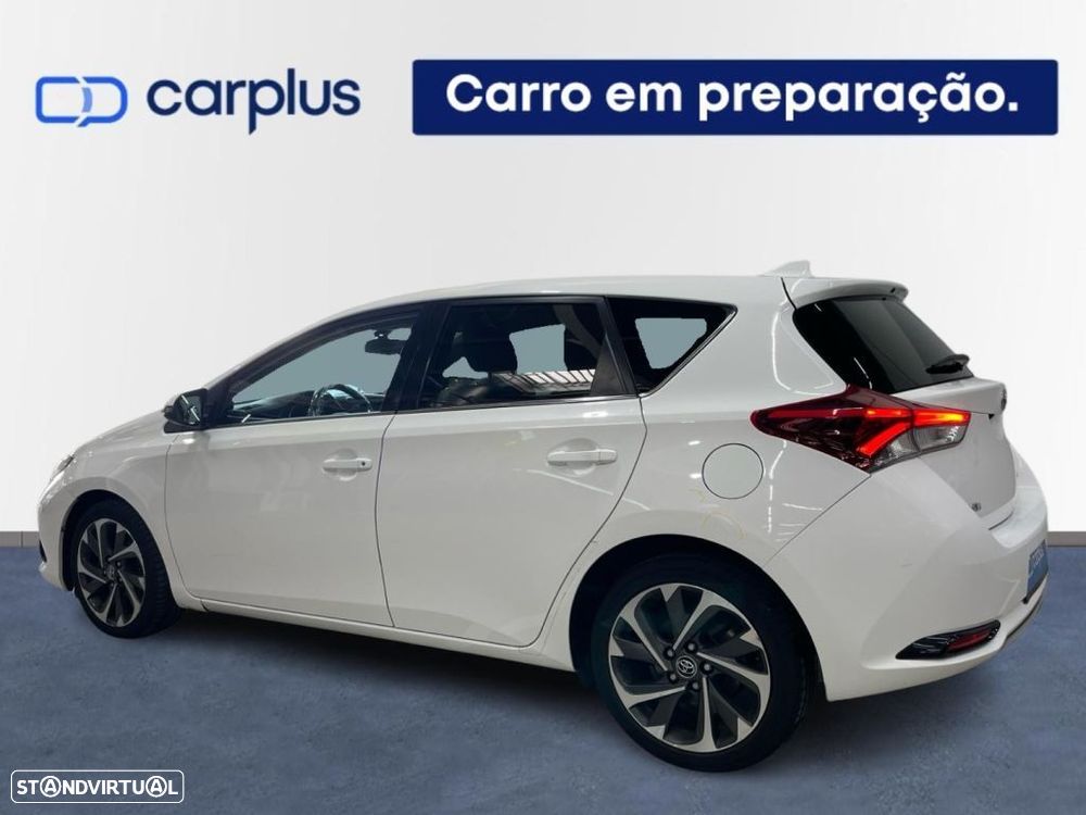 Toyota Auris 1.4 D-4D Comfort+Pack Sport - 2