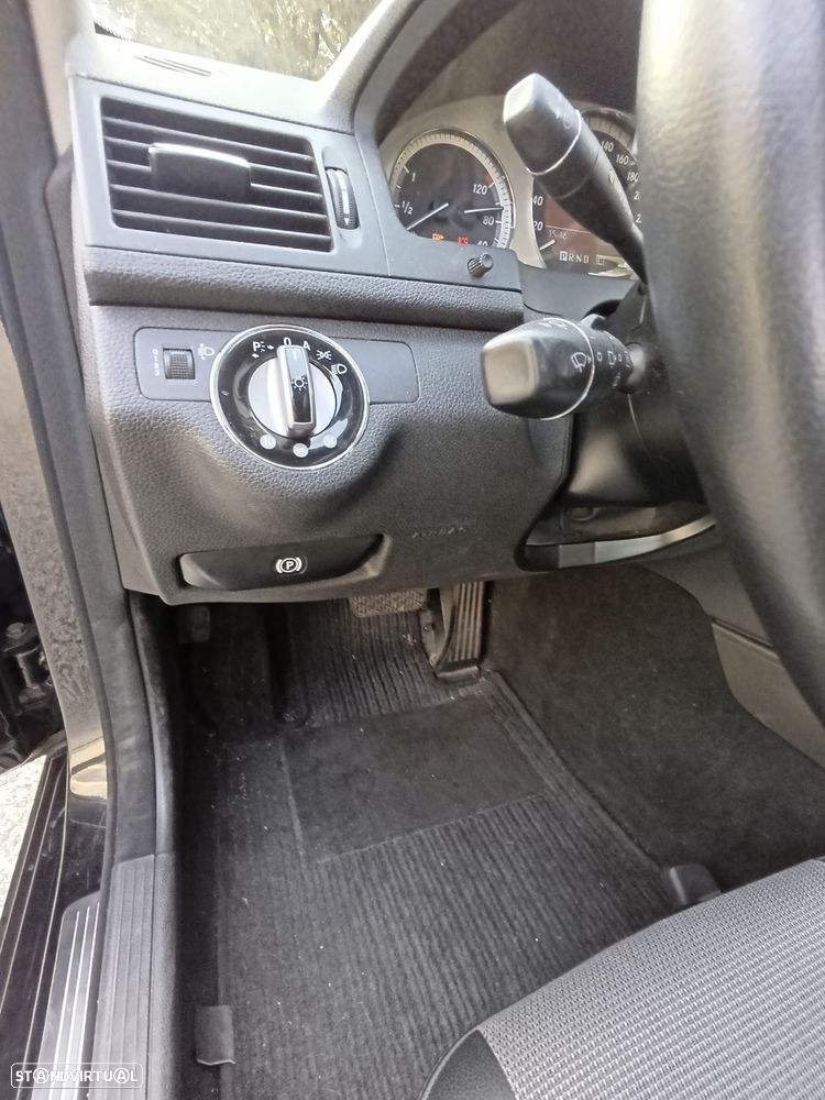 Mercedes-Benz C 220 CDi Avantgarde Aut. - 33