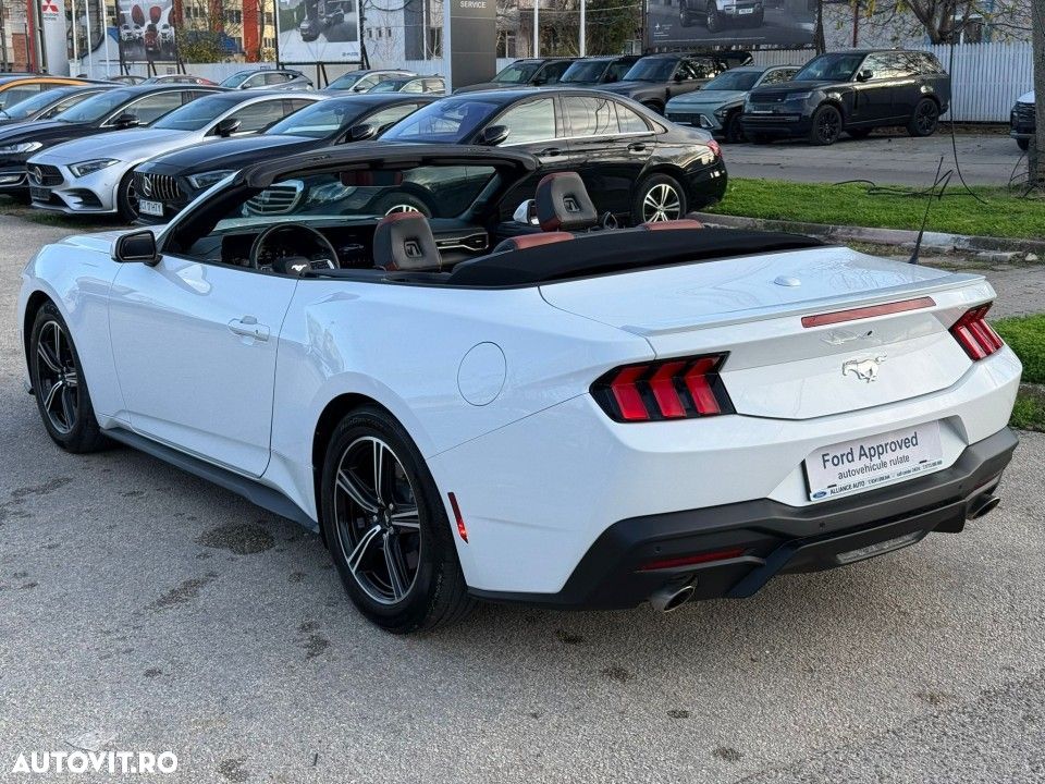 Ford Mustang - 8