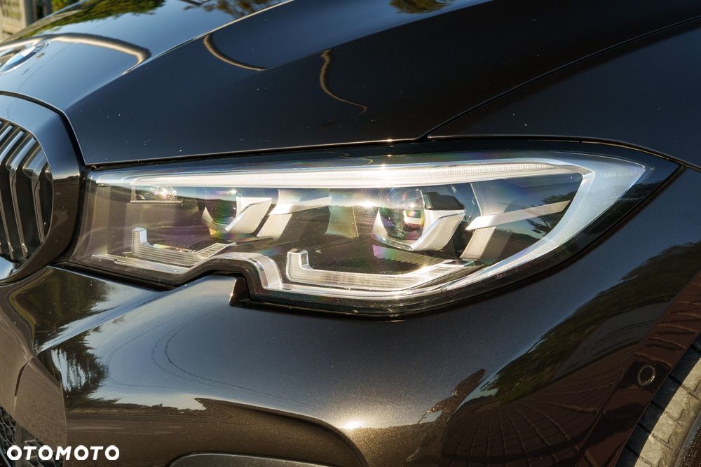 BMW Seria 3 320i Edition M Sport Shadow - 33