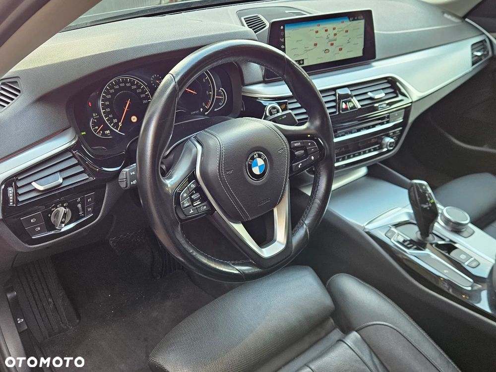 BMW Seria 5 520d xDrive - 18