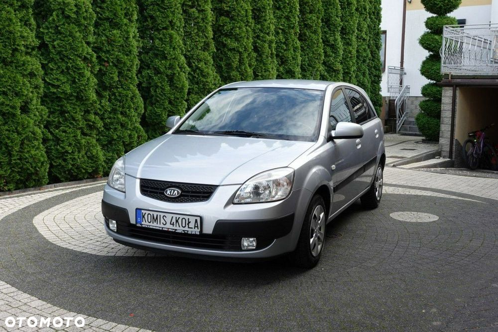 Kia Rio - 8