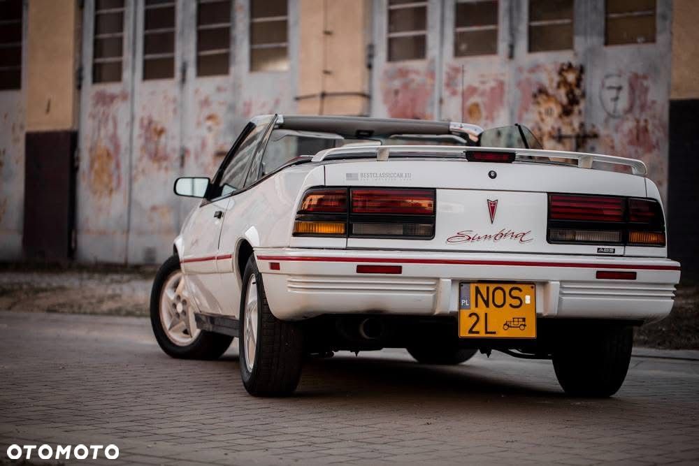 Pontiac Sunbird GT - 9