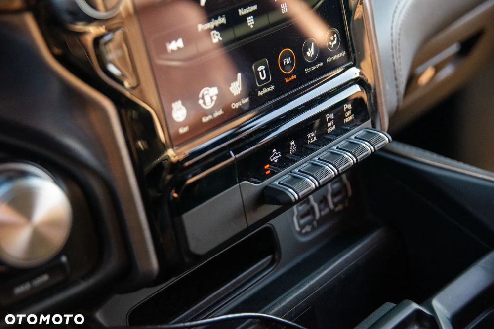 RAM 1500 5.7 Crew Cab Longhorn - 34