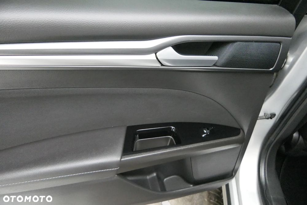 Ford Mondeo 2.0 TDCi Titanium - 29