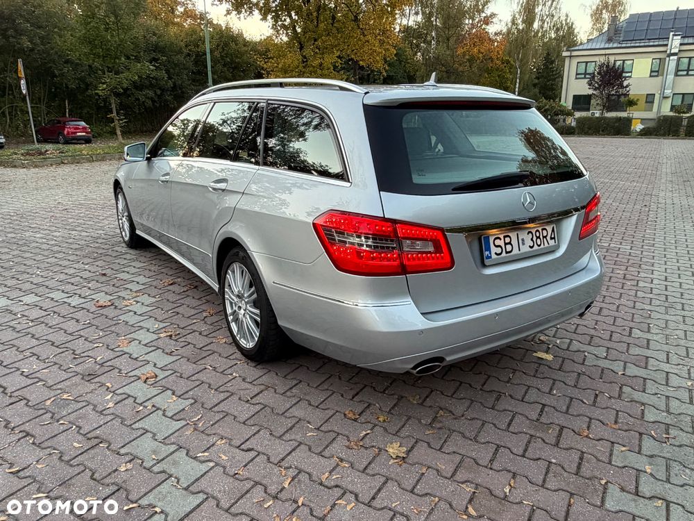 Mercedes-Benz E-Class 2009 photo 3