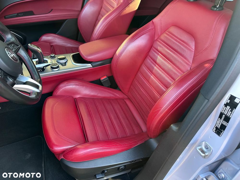 Alfa Romeo Stelvio 2.0 Turbo Veloce Q4 - 17