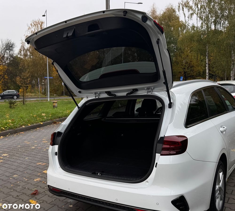 Kia Ceed 1.6 CRDi Eco-Dynamics+ (48V Mild-Hybrid) DCT7 Vision - 26