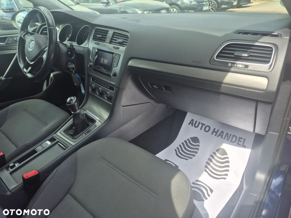 Volkswagen Golf 2.0 TDI SCR Comfortline - 14