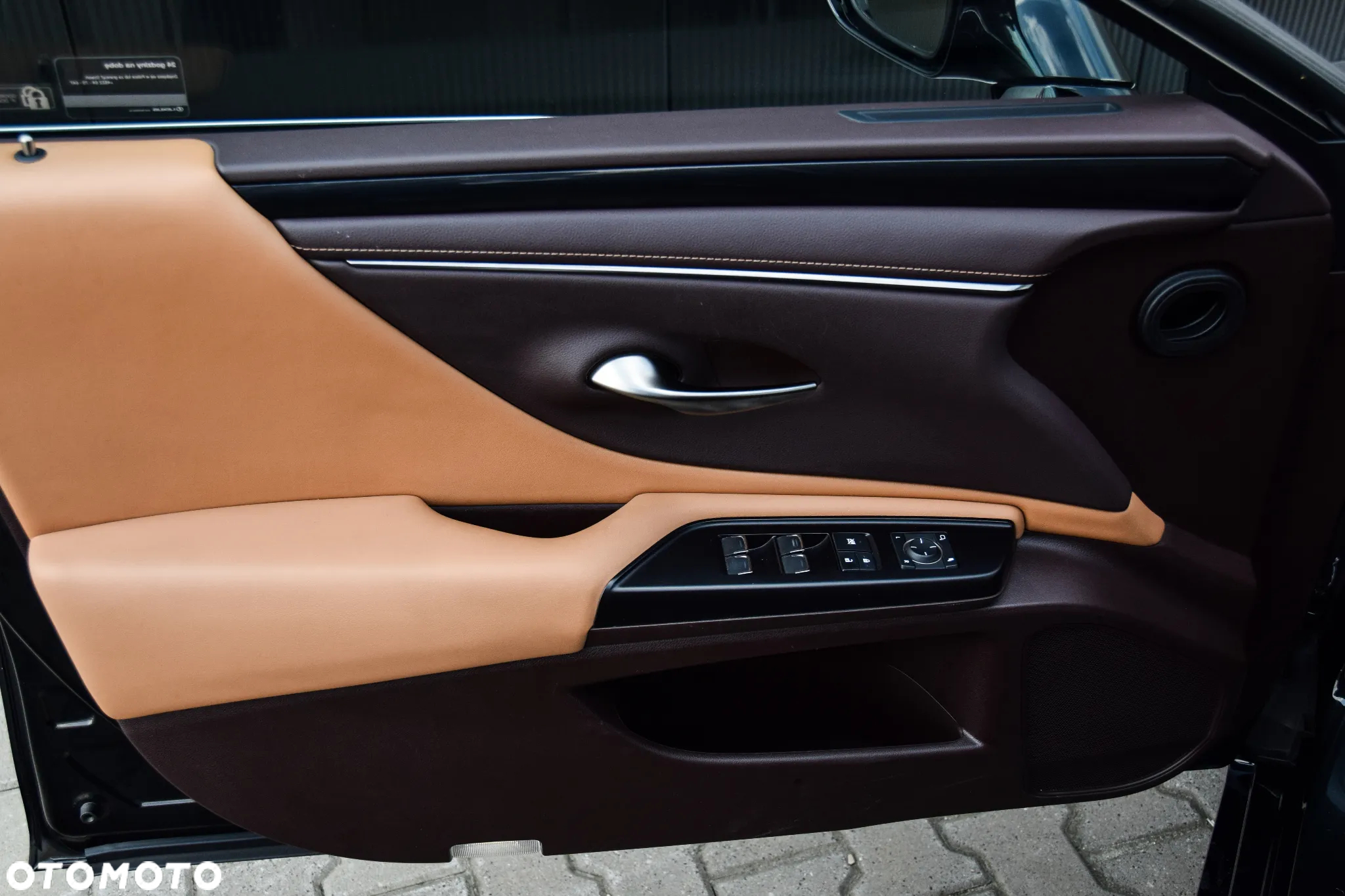 Lexus ES 300h Business Edition + - 15