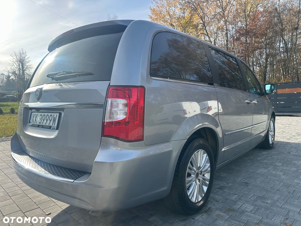 Lancia Voyager 2.8 Multijet 16v Platinum - 32