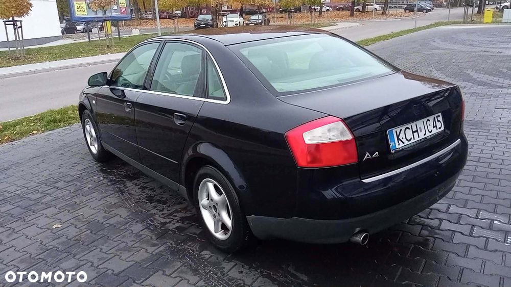 Audi A4 Limousine - 5