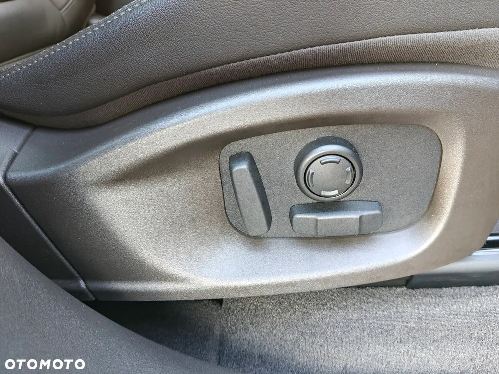 Jaguar F-Pace 3.0 TDV6 AWD S - 29