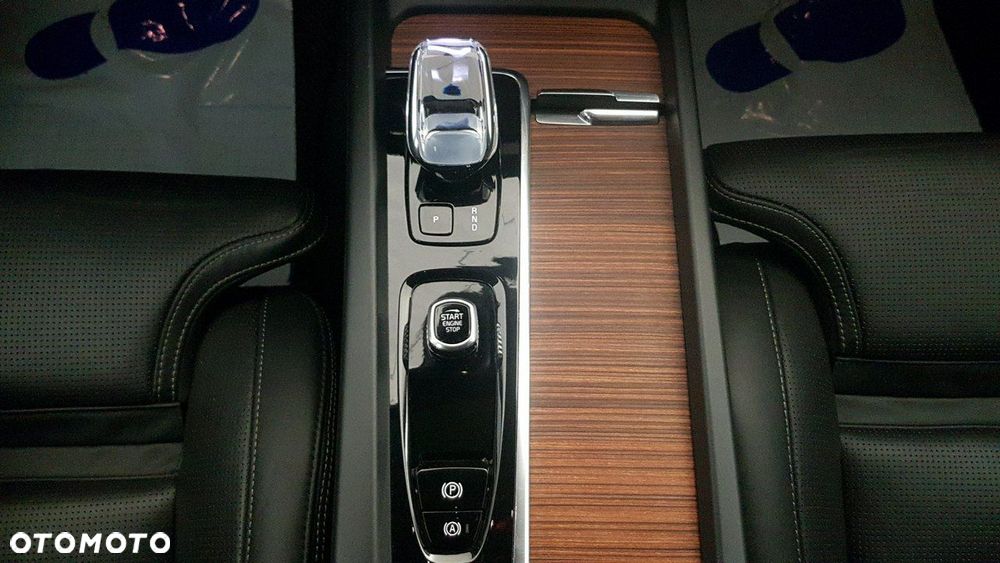 Volvo XC 60 - 30