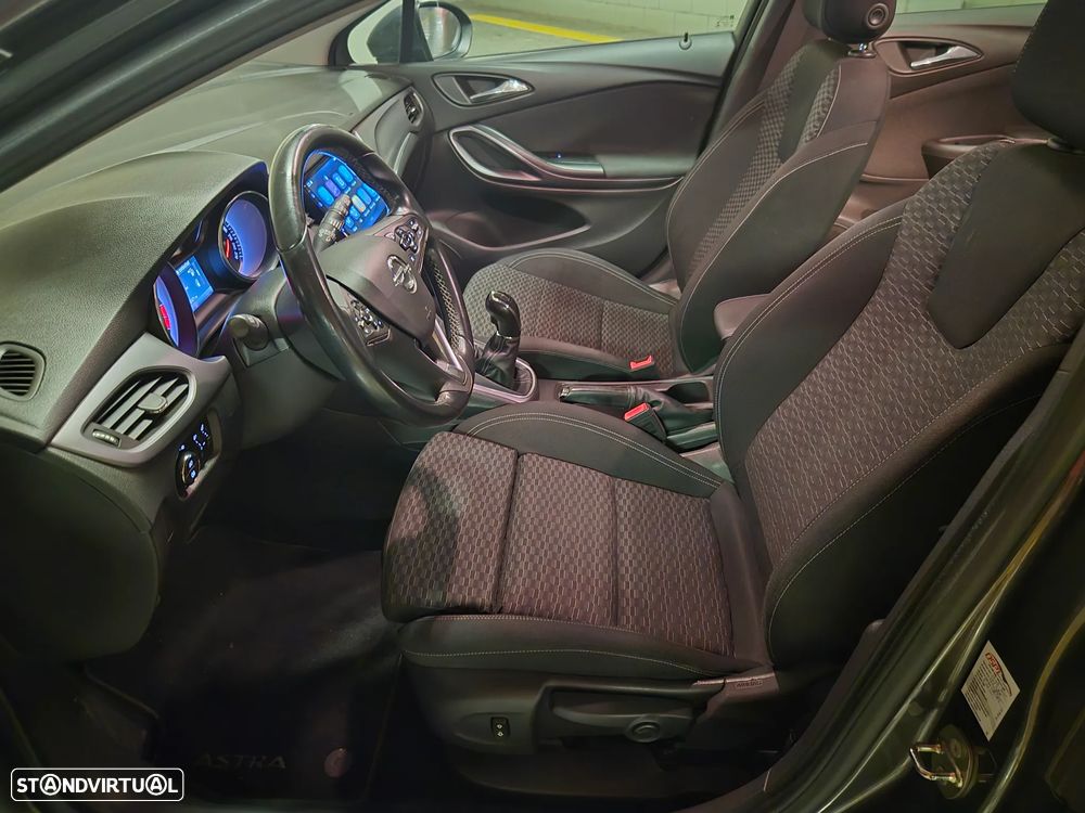 Opel Astra 1.6 CDTI Dynamic Sport S/S - 25
