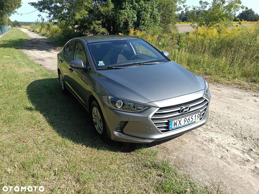 Hyundai Elantra 1.6 Classic Plus - 3