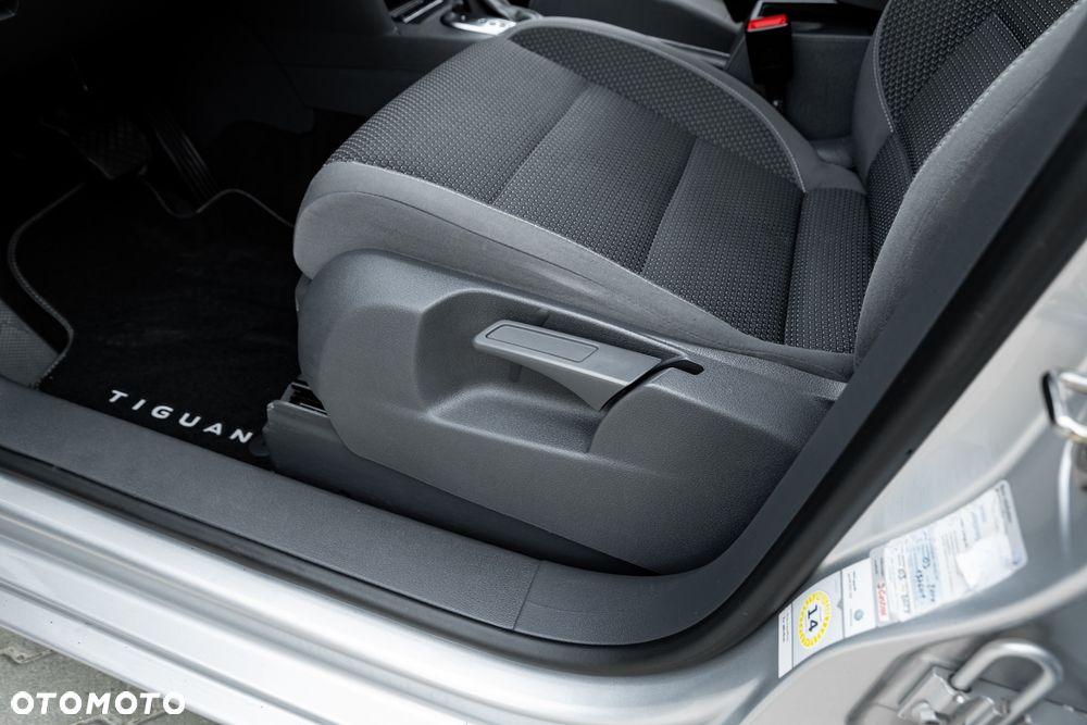 Volkswagen Touran 2.0 TDI DPF BlueMotion Technology DSG STYLE - 18