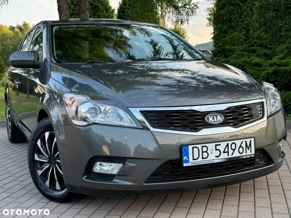 Kia Ceed 1.4 CVVT Dream-Team Edition - 32