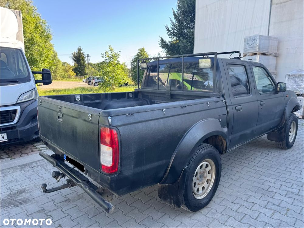 Nissan Pickup - 3