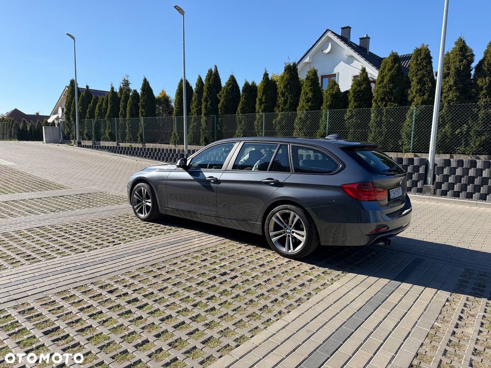 BMW Seria 3 328i xDrive Sport-Aut - 34
